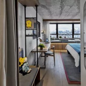 Lookout King Room