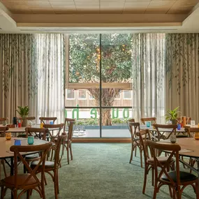 Cedar Meeting Room