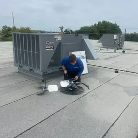 Commercial air conditioner installation