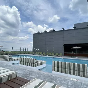 Bild von Penthouse Pool  & Lounge - Reston Station