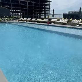Bild von Penthouse Pool  & Lounge - Reston Station