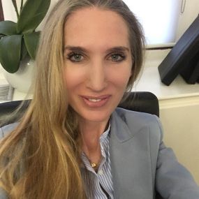 Bild von Dr Linda Fiumara - Female Plastic Surgeon London