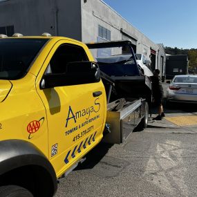 Bild von AmayaS' Auto Repair and Towing