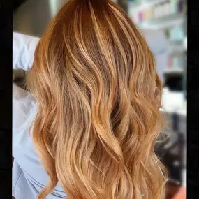 Bild von Deseo Salon & BlowDry