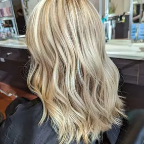 Bild von Deseo Salon & BlowDry