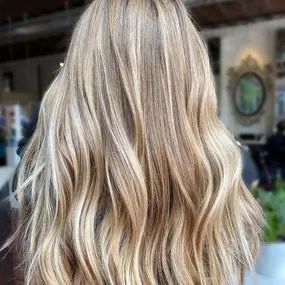 Bild von Deseo Salon & BlowDry