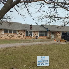 Bild von Hardworking Roofing and Construction