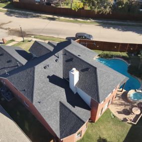 Take a look at this beautiful finish in Flower Mound, TX! This is a 30 yr shingle in onyx black.