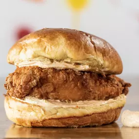 All white meat natural Chicken Breast, double fried in Beef Tallow, whipped Honey Butter, on a whole butter toasted Brioche Bun. Choose 4oz Chicken Breast or 7oz Chicken Breast.