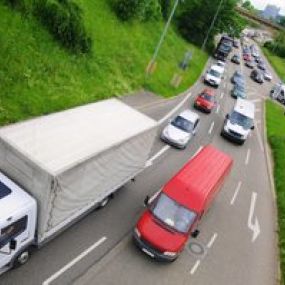 trafico-coches-y-camiones-carretera-1.jpg