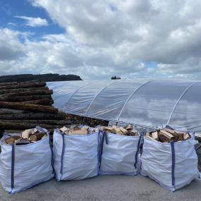 Bild von Log Club - Kiln Dried Logs