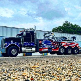 Call now for a heavy duty towing service!