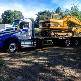 Call now for a heavy duty towing service!