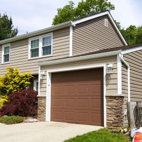 New vinyl siding replacement