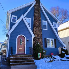 New vinyl siding replacement