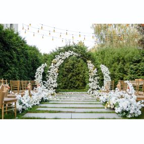 place-for-wedding-ceremony-in-garden-outdoors-copy-space-.jpg