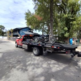 Trust the towing professionals at Garcias Towing!