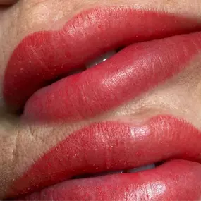 maquillaje_de_labios_permanente.jpg