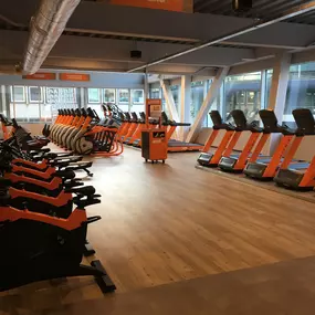 Basic-Fit Utrecht Stationsplein 24/7 - cardio