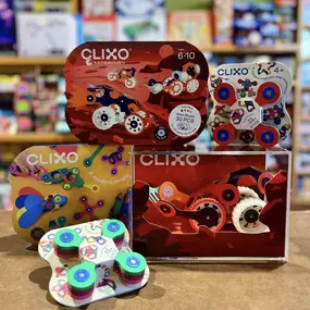 What will you make with Clixo?
These 2D shapes can be build into so many different 3D creations by connecting the pieces together at the magnetic points. 
They are lightweight and easy to maneuver so you can let your creativity shine. The Mars Rover set comes with wheels and fire-blasters to help navigate the Martian landscape. Or build freely from the rainbow pack and see what creations you can come up with! 
Recommended for anyone ages 4-99.