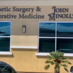 Bild von John Minoli MD FACS Las Vegas Cosmetic Surgery