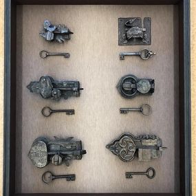 Capricorn Framing Services 3-Dimensional Objects Vintage Items