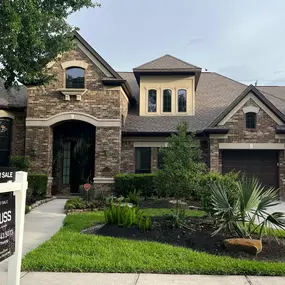 Wanting an edge up when selling your home? Make sure your roof in in tip top shape!