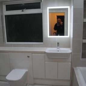 Bild von TW Thomas Bathrooms & Tiles