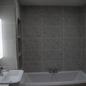Bild von TW Thomas Bathrooms & Tiles