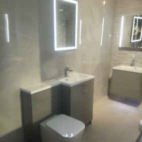 Bild von TW Thomas Bathrooms & Tiles