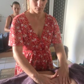 Bild von Centre de formation Massage et Soins Énergétiques, Thérapeute holistique - Douce énergie des Mains