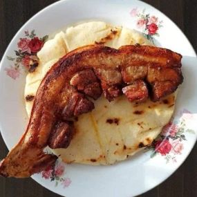 Arepa y chorizo