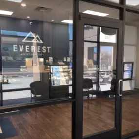 Photo of the inside of Everest Las Cruces East dispensary