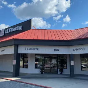 LL Flooring #1467 Smyrna | 2510 Cobb Parkway SE | Storefront