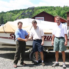 Bild von Fogarty's Lake Flower Marina