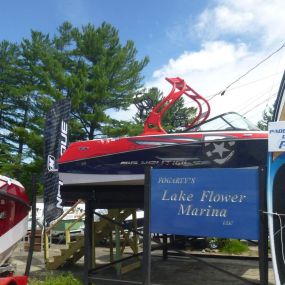 Bild von Fogarty's Lake Flower Marina