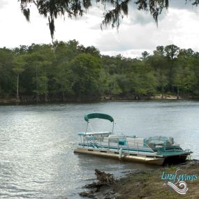 Bild von Lazy Waves Pontoon Rentals and Water Sports