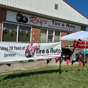 Bild von Roy's Tire & Auto