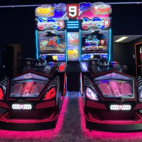 Virtual Reality Arcade Game Asphalt 9 in Bellevue Monster Mini Golf