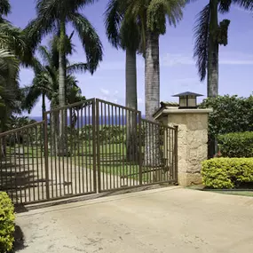 Bild von Fence, Gates and Rockwalls