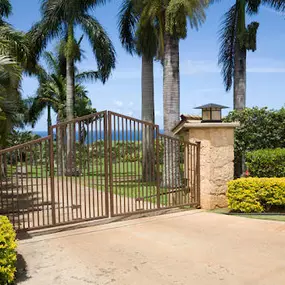 Bild von Fence, Gates and Rockwalls