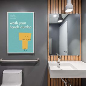 Bild von Bitesize Pediatric Dentistry - Dumbo