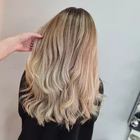 Bild von AurA Hair and Beauty