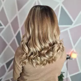 Bild von AurA Hair and Beauty