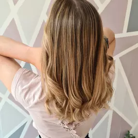 Bild von AurA Hair and Beauty