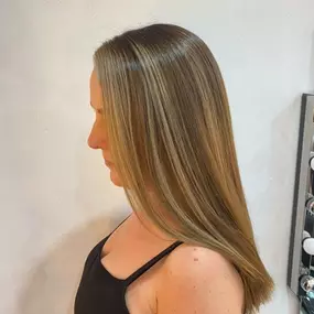 Bild von AurA Hair and Beauty
