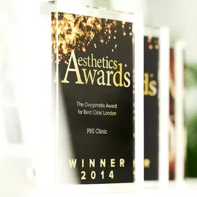 Best Cosmetic Clinic in London award PHI Clinic London