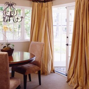 Bild von BEAUTIFUL WINDOW FABRIC & CURTAINS