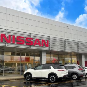 Fox Nissan Grand Rapids Front Entrance