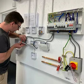 Bild von Learn Trade Skills - Electrical Training Courses